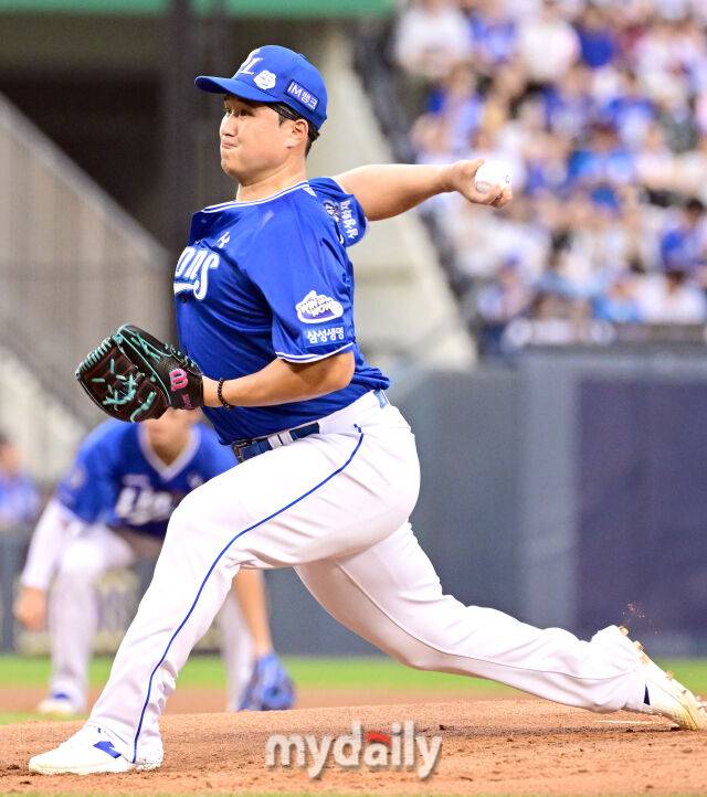 2025년 8월 28일 오후 서울 잠실구장에서 열린 '2025 신한 SOL뱅크 KBO 리그' 삼성 라이온즈와 두산 베어스의 경기. 삼성 선발투수 최원태가 역투하고 있다./마이데일리