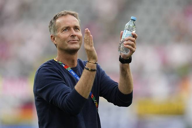 [도르트문트=AP/뉴시스] 독일 프로축구 분데스리가 레버쿠젠에 부임한 카스페르 히울만 감독. 2024.06.29.