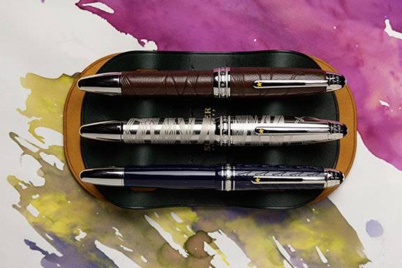 몽블랑은 2018~2020년 ‘어린 왕자’ 시리즈를 한정판으로 출시했다. 이 가운데 ‘가죽·메탈 르그랑’은 943세트만 제작됐으며, 특히 2018년 출시한 남색 ‘사막여우’ 모델은 인기가 많다(위부터).