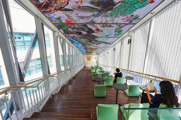 광주 고산지구내 위치한 복합문화편익시설인 고산문화누리센터. 3~4층에 자리한 오포도서관내 휴식공간. /광주시 제공