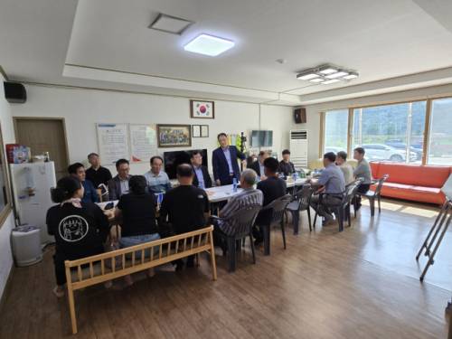 국토교통부 정선국토관리사무소(소장:최준원)는 국도 42호선 평창군 평창읍 상리~중리 구간 약 1㎞에서 시행 중인 마을주민보호구간 사업과 관련해 10일 주민설명회를 개최했다.