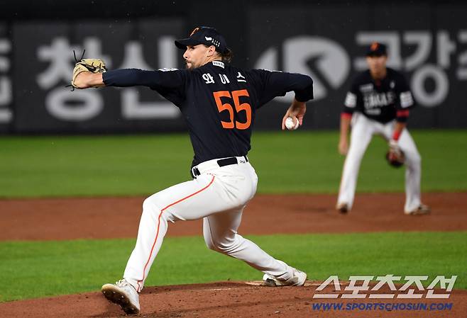 한화 선발 와이스는 6이닝 동안 2피안타 1실점 호투를 펼치며 롯데 타선을 잠재웠다.
