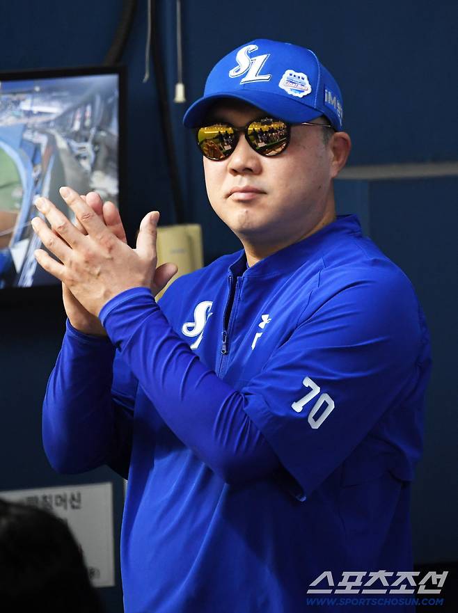 28일 잠실구장에서 열린 두산 베어스와 삼성 라이온즈의 경기. 삼성 박진만 감독이 선수들을 독려하고 있다. 잠실=박재만 기자 pjm@sportschosun.com/2025.08.28/