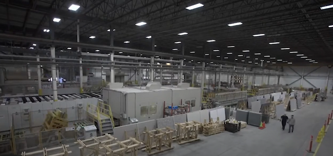 현대L&C 북미(캐나다) 한스톤 생산기지 모습. 현대L&C 미국법인 홈페이지 캡처