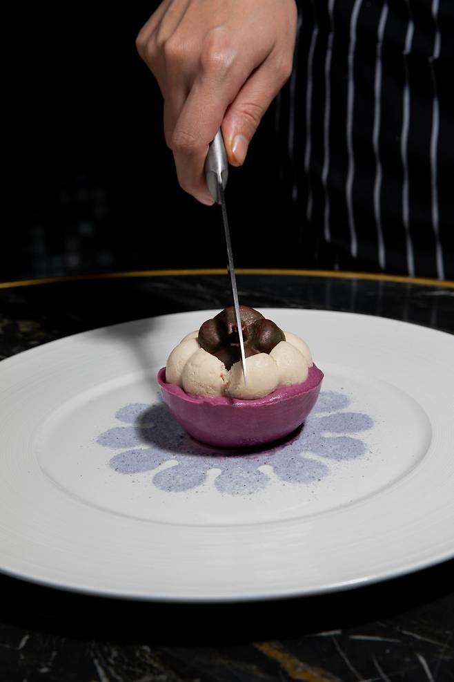 137필라스 방콕의 태국 정통요리 중 하나인 ‘Mung Kud Prik Kluea’