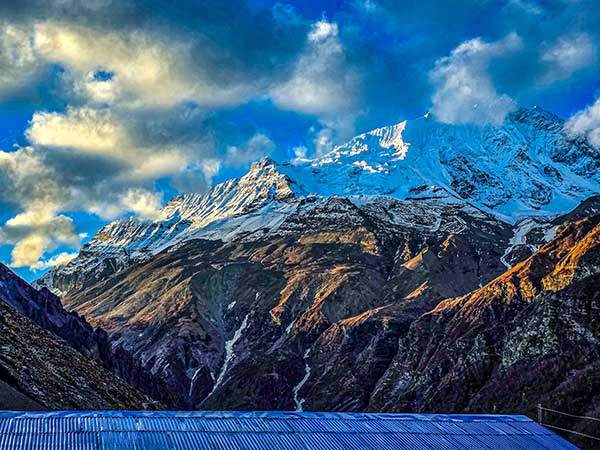 틸리초 베이스캠프에서 맞이한 아침.