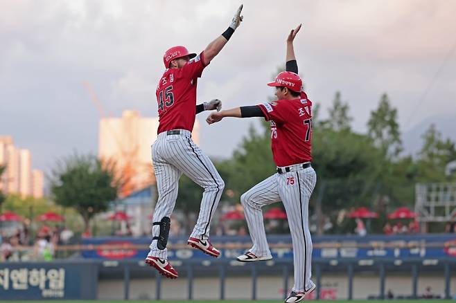 KIA 타이거즈 위즈덤(왼쪽). /사진=KIA 타이거즈 제공