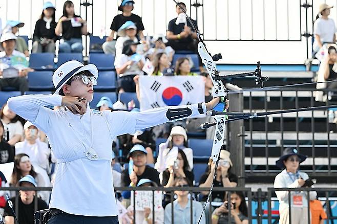 사격하는 안산. 뉴시스