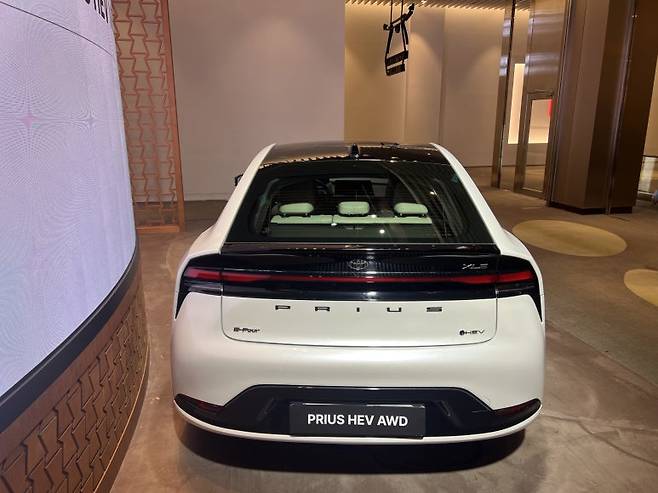 프리우스 AWD 후면. 사진=이상진