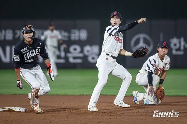 수비하는 롯데 자이언츠 내야수 한태양. /사진=롯데 자이언츠