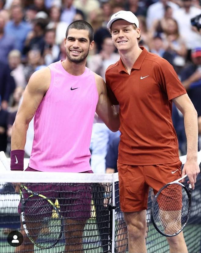 2025 US오픈 남자단식 결승전에 앞서 포즈를 취하고 있는 알카라스와 시너. 사진/US오픈