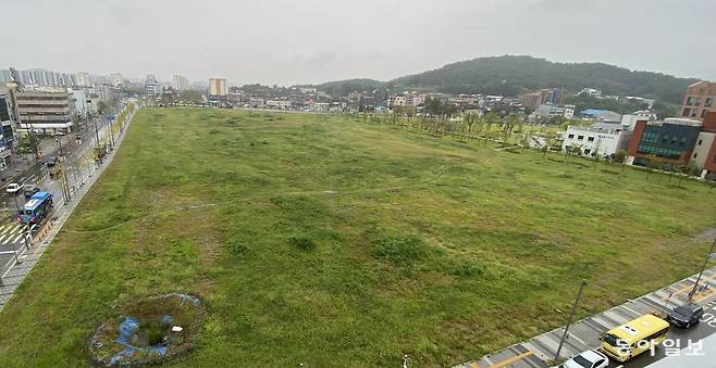 9일 대구 동구 율암동 안심뉴타운 유통상업용지. 빈터에 잡초만 무성하다. 명민준 기자 mmj86@donga.com