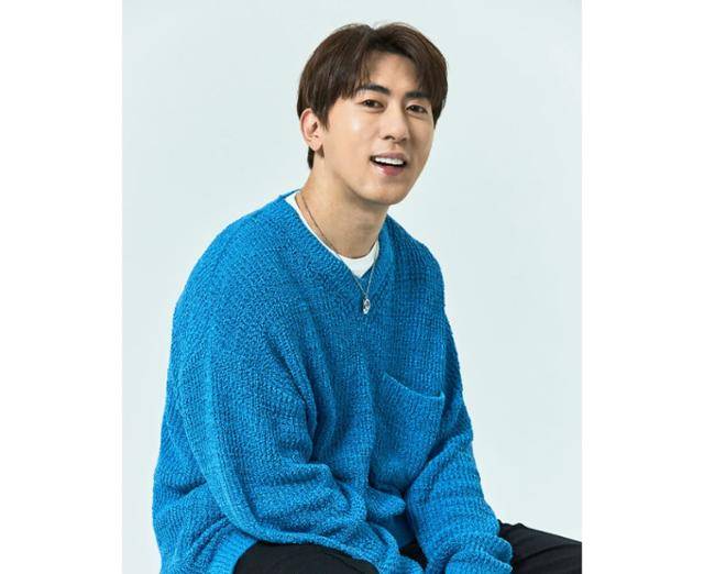 김원훈은 현재 예능과 유튜브를 넘나들며 전성기를 구가하고 있는 인물이다. SBS '마이턴', 쿠팡플레이 'SNL 코리아'와 '직장인들' 시리즈, 웹예능 '네고왕' 등에 출연하면서 대중적인 인기도 얻었다. 메타코미디 제공