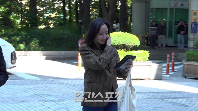 민희진 전 어도어 대표가 11일 오후 서울 서초동 중앙지법에서 열린 하이브가 민 전 대표를 상대로 제기한 주주간계약 해지 확인 소송과, 민 전 대표가 하이브를 상대로 낸 풋옵션 행사 관련 주식매매대금 청구 소송에 대한 마지막 변론기일에 출석했다.