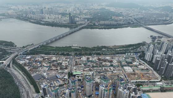 현재 재건축 중인 반포주공1단지 모습. [사진 현대건설]