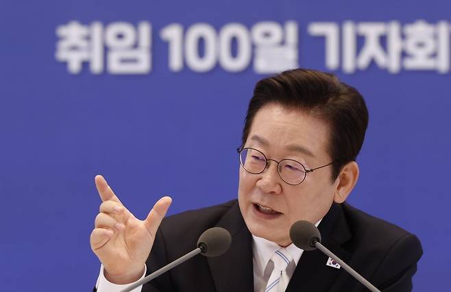 이재명 대통령이 11일 청와대 영빈관에서 열린 취임 100일 기자회견 '회복을 위한 100일, 미래를 위한 성장'에서 발언하고 있다. /사진=대통령실통신사진기자단