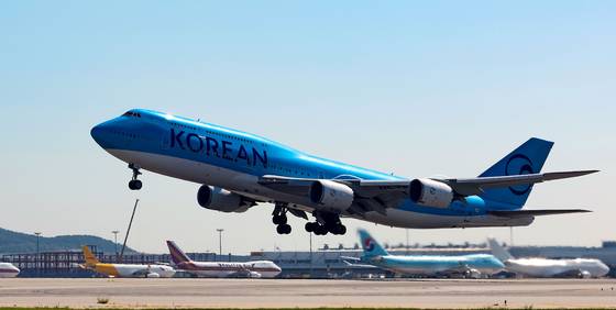 A Korean Air B747-8i charter flight departs from Terminal 2 of Incheon International Airport on the morning of Sept. 10 to pick up Korean nationals detained at the LG Energy Solution?Hyundai Motor Group joint battery plant construction site in Georgia. [JOINT PRESS CORPS]