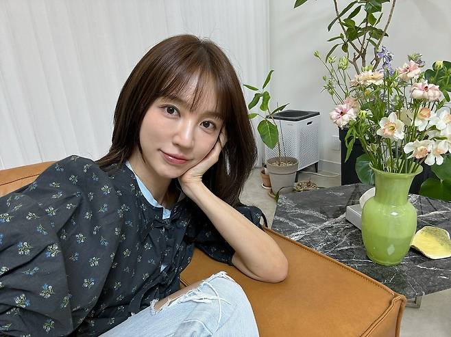 이날 윤은혜는 피해자들의 아픔에 공감하는 모습을 보였다. 윤은혜 SNS 캡처