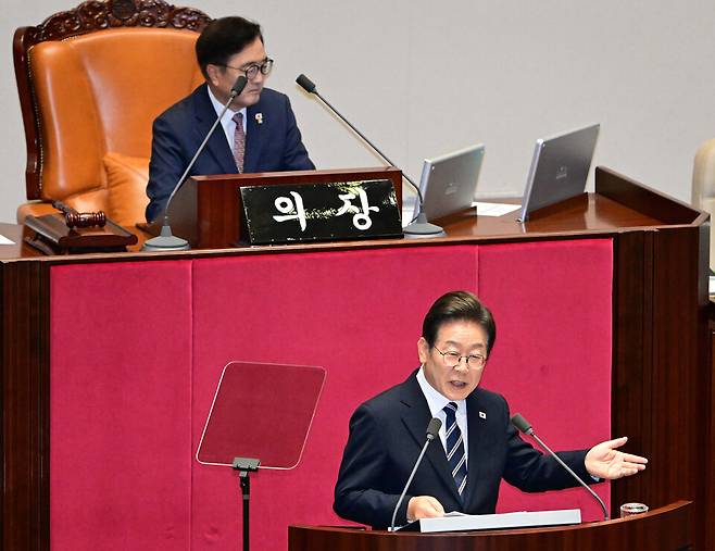 이재명 대통령이 26일 국회 본회의장에서 2025년도 제2회 추가경정예산안 시정연설을 하고 있다. ⓒ국회사진기자단