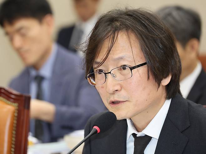 주병기 공정거래위원장 후보자가 지난 5일 서울 여의도 국회 정무위원회에서 열린 인사청문회에서 의원 질의에 답변하고 있다. ⓒ연합뉴스