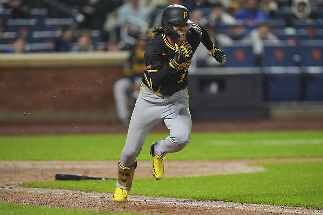 피츠버그 배지환은 11일(한국시간) 오리올 파크 앳 캠든 야즈에서 열린 ‘2025 MLB’ 볼티모어전에서 8번타자 좌익수로 선발출전해 2타수 무안타 2볼넷 2도루를 기록했다. 누상에서 활발한 움직임을 펼치며 득점 기회를 만들었지만, 후속타 불발로 침묵했다.｜AP뉴시스