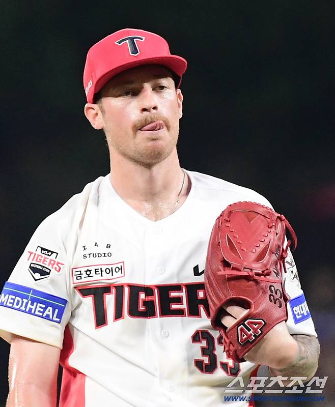 12일 광주 기아챔피언스필드에서 열린 KIA와 두산의 경기. KIA 선발 올러가 1회초 선취 2실점을 허용했다. 아쉬운 표정을 짓고 있는 KIA 올러. 광주=송정헌 기자songs@sportschosun.com/2025.09.12/