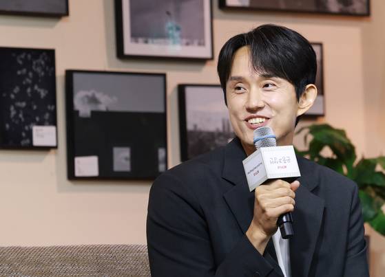 '은중과 상연'의 연출을 맡은 조영민 감독. 그는 넷플릭스를 통해 "이전 작품들이 대부분 사랑에 초점이 맞춰져 있었다면, 이번엔 우정이 핵심"이라고 말했다. 뉴스1