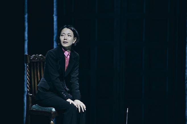 연극 <프리마 파시>에서 테사를 연기하는 배우 김신록. 쇼노트 제공