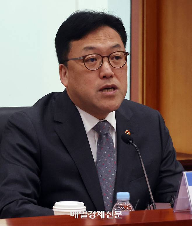 김병환 금융위원회 위원장이 9일 서울 여의도 금융투자협회에서 열린 금융위원장-종합금융투자사업장 간담회에 참석했다.  2025.4.9 [이승환기자]