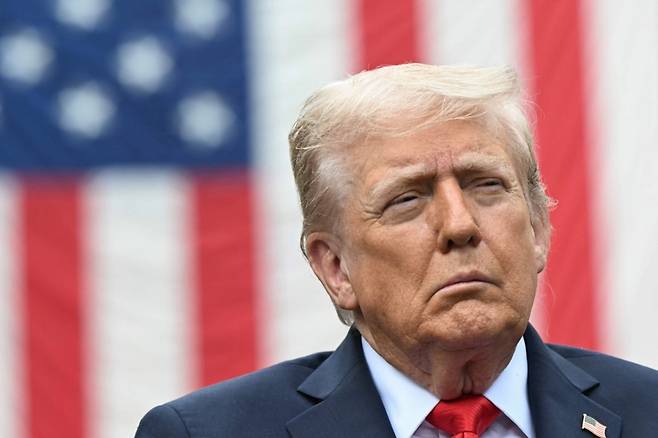 도널드 트럼프 미국 대통령이 11일(현지시간) 미국 워싱턴DC 인근 펜타곤에서 열린 9·11 테러 24주기 행사에 참석하고 있다. /AFPBBNews=뉴스1