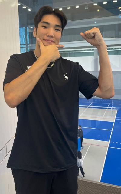 현대캐피탈 아시아 쿼터 바야르사이한이 천안 캐슬 오브 스카이워커스에서 인터뷰를 한 뒤 포즈를 취하고 있다.  천안 | 김하진 기자