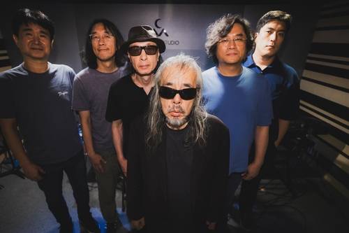 전인권 밴드 (서울=연합뉴스) 류효림 기자 = 전인권 밴드 멤버들이 서울 마포구의 한 합주실에서 연합뉴스와의 인터뷰에 앞서 포즈를 취하고 있다. 2025.9.12 ryousanta@yna.co.kr