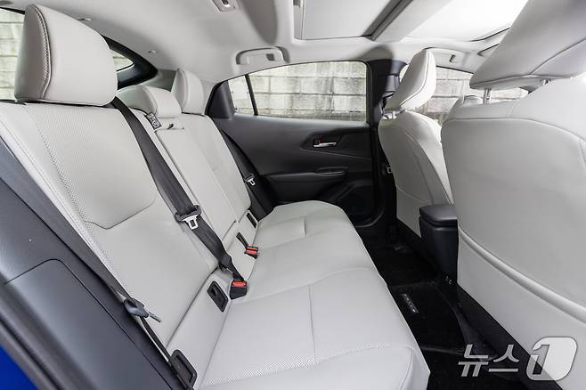 2026년형 프리우스 HEV AWD XLE