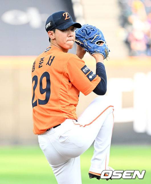[OSEN=이대선 기자] 한화 황준서. 2025.08.23 /sunday@osen.co.kr