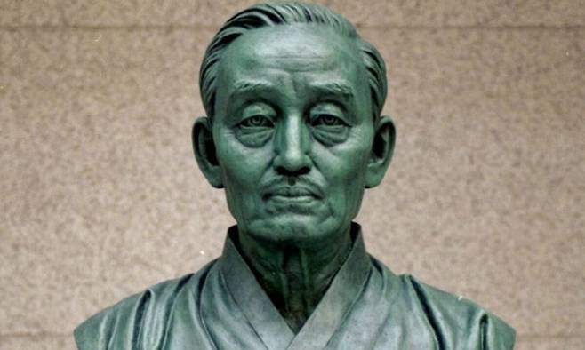 대한민국&nbsp;초대 대법원장을 지낸 가인 김병로(1887∼1964)&nbsp;선생의 흉상. 서울 서초구 대법원 청사 안에 세워져 있다. SNS 캡처