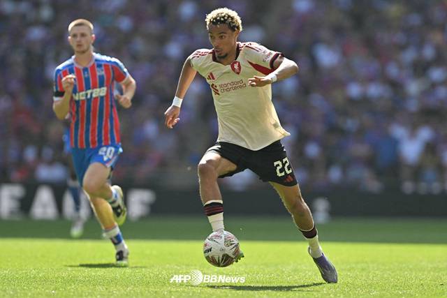 경기에 집중하는 휴고 에키티케. /AFPBBNews=뉴스1