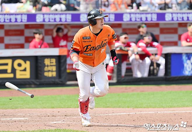 한화 이글스 내야수 하주석이 2025시즌 후반기 타율 0.343(102타수 35안타) OPS 0.807로 뛰어난 활약을 보여주고 있다. 사진 엑스포츠뉴스 DB