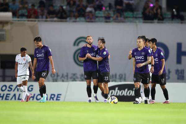 K리그1 FC안양 토마스가 1-1 균형을 맞추고 동료들과 기뻐하고 있다. 2025.9.14 /한국프로축구연맹 제공