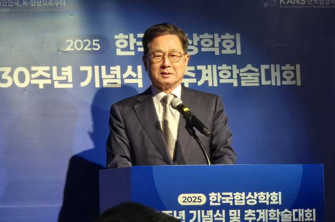 이달곤 동반성장위원장(전 행정안전부 장관)이  축사하고 있다.                                                                                        사진 한성일 기자