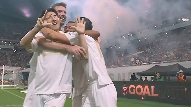 - 월드 레전드들과 그림 같은 골을 만든 박주호