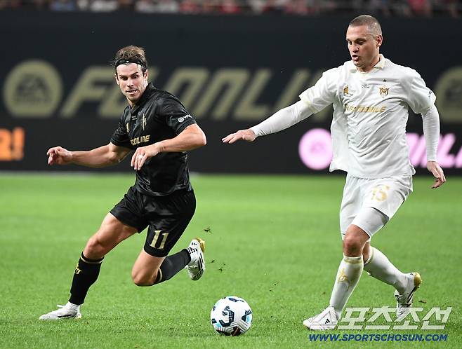 '2025 아이콘매치: 창의 귀환, 반격의 시작'이 14일 오후 서울 상암월드컵경기장에서 열렸다. FC 스피어 베일과 실드 유나이티드 비디치가 대결하고 있다. 상암=정재근 기자 cjg@sportschosun.com/2025.9.14/