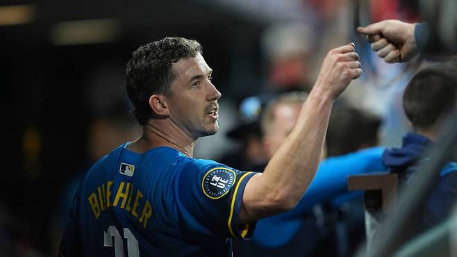 필라델피아 필리스에서 생애 3번째 우승 반지에 도전하는 워커 뷸러. AP연합뉴스