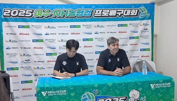 필립 블랑 감독(오른쪽). ⓒ스포츠한국 이정철 기자