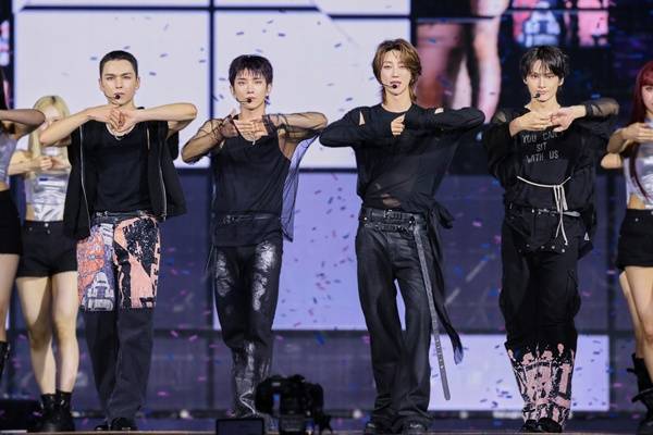 세븐틴 조슈아, 버논, 디에잇, 준(왼쪽부터) ⓒ플레디스 엔터테인먼트