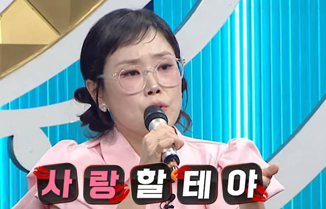 MBC 예능 프로그램 ‘복면가왕’이 9월 14일 스포츠 특집 프로그램 ‘아이콘 매치 FC스피어 : 실드UTD’ 편성으로 인해 결방한다. 이에 따라 512회 방송은 9월 21일로 연기됐다. 예고편에서는 ‘영혼을 울리는 피아노’를 비롯한 새로운 도전자들의 무대가 공개되며, 다양한 매력과 긴장감 넘치는 음악 대결이 예고돼 관심이 집중되고 있다.