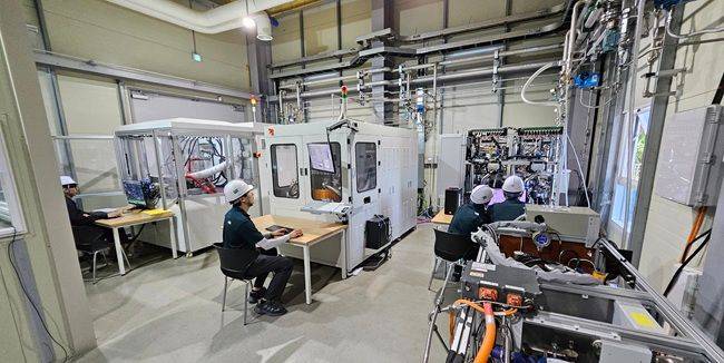 수소전지 연료 선박 배터리 개발 및 성능 점검 모습. ⓒ데일리안 장정욱 기자