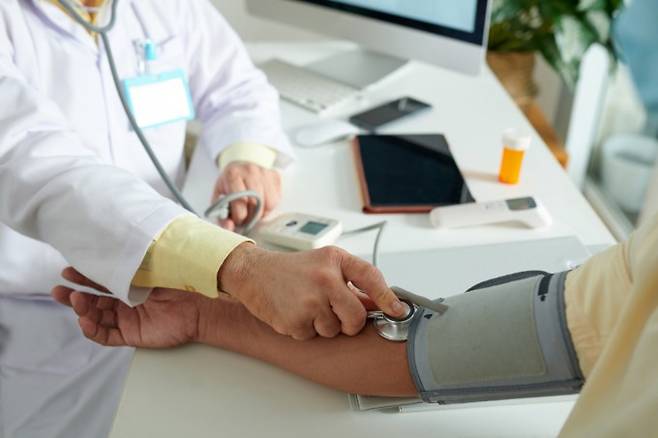 전 세계에서 한국 여성이 고혈압, 당뇨 등 만성질환으로 조기에 사망할 확률이 가장 낮은 것으로 나타났다. 게티이미지뱅크 제공.