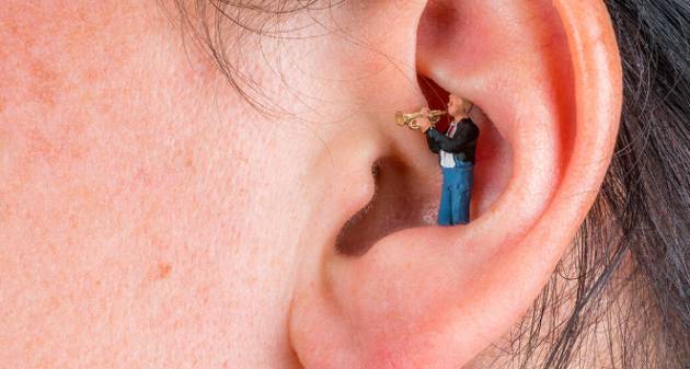 귀가 먹먹하거나 이명, 난청 증상을 완화하는 데 도움이 되는 간단한 운동법이 전문가에 의해 소개됐다. 사진은 본 기사 내용과 무관. [사진=Andy Ilmberger ]