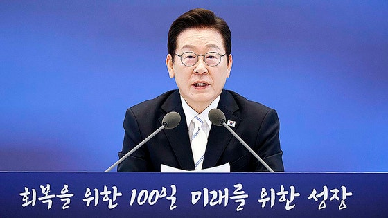 이재명 대통령이 취임 100일째가 되는 11일 오전 서울 청와대 영빈관에서 ‘회복을 위한 100일, 미래를 위한 성장’ 기자회견을 하고 있다. /사진=연합뉴스