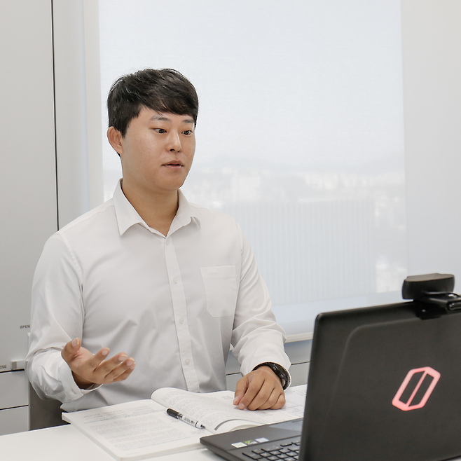 매경·대신증권 재테크 콘서트를 진행하는 한송협 대신증권 연구원[사진=대신증권]